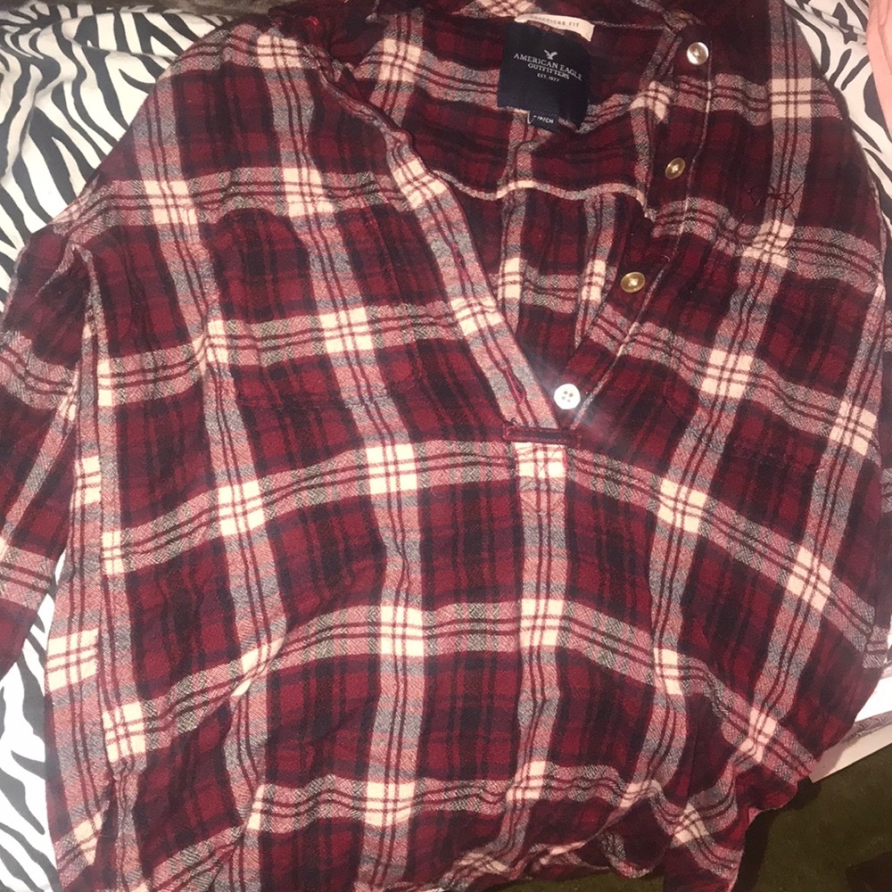 American eagle shirt small